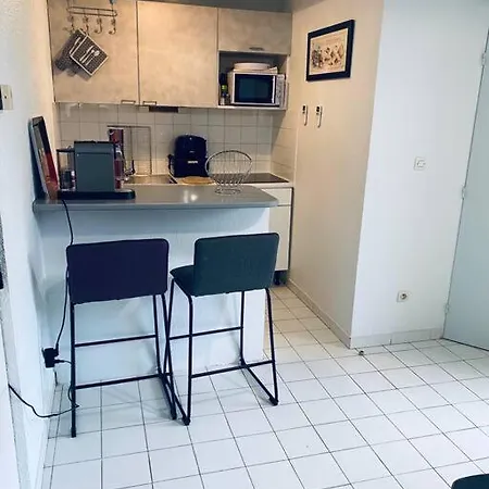 Chez Willy, Un Pied A Terre Comme Chez Vous. *